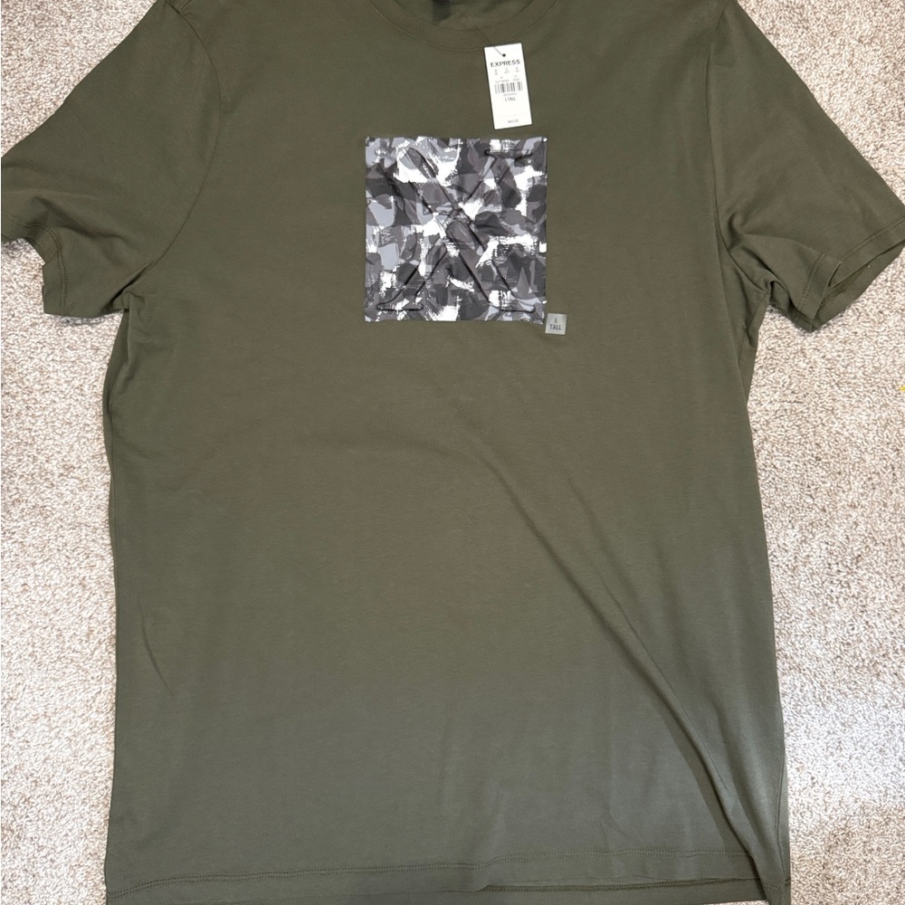 Express Men’s Army Green 3D Graphic Tee Size L Tall NWT